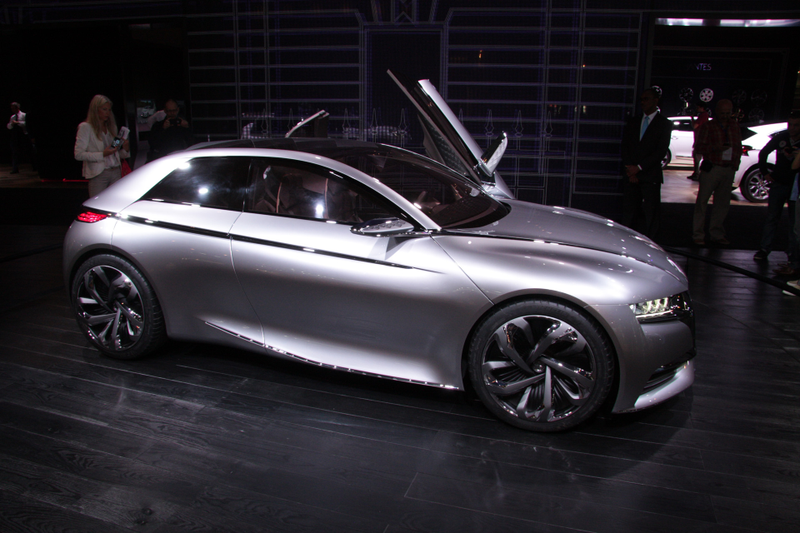 Illustration for article titled Don't Laugh, This Citroen With Insane Doors Is Actually Close To Reality